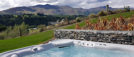 Bain à remous extérieur