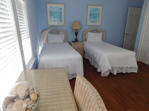 4 Schlafzimmer, Bügeleisen/Bügelbrett, kostenloses WLAN, Bettwäsche