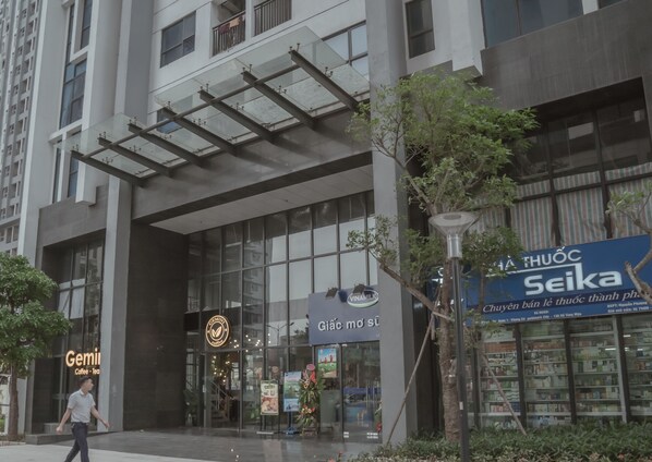 Exterior - #2 Clean and Cozy Private Apartment in Goldmark City (Hanoi)