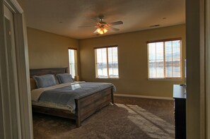 5 habitaciones, tabla de planchar con plancha y wifi gratis 