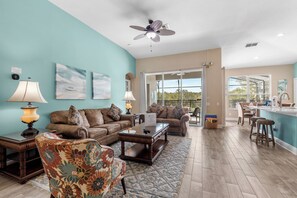 Een smart-tv en een tafeltennistafel