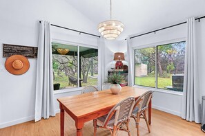 Dining - Darling Cottage with access to 2 Blanco River Parks! (Wimberley)