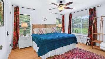 2 bedrooms, desk, iron/ironing board, WiFi