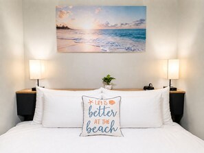 2 bedrooms, iron/ironing board, travel crib, WiFi (free) - #101 Ocean Inn 2 Bedroom 1.5 Bath Modern Favorite (Isle of Palms)