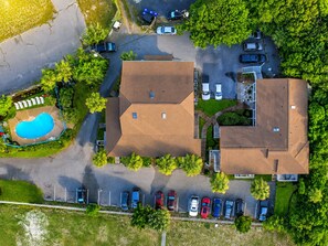 Exterior - #101 Ocean Inn 2 Bedroom 1.5 Bath Modern Favorite (Isle of Palms)