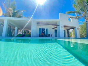 Outdoor pool - La Tintinki, amaizing ocean view!! (Chelém)