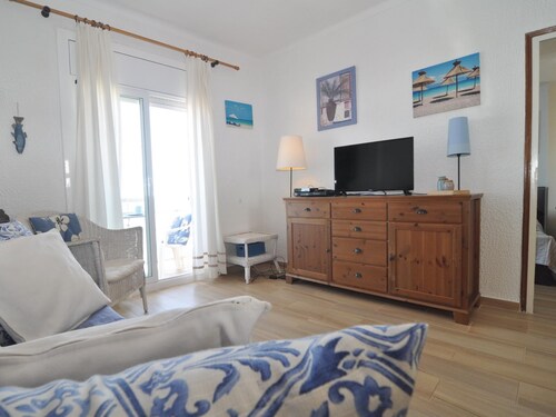Praktisch apartment with sea views, Wifi and air conditioning included