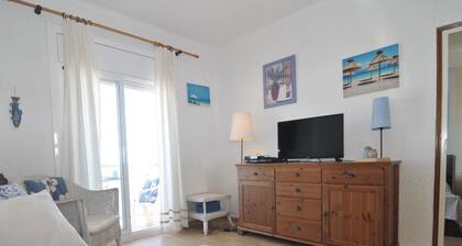 Praktisch apartment with sea views, Wifi and air conditioning included
