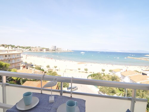 Praktisch apartment with sea views, Wifi and air conditioning included