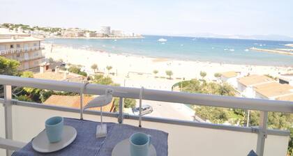 Praktisch apartment with sea views, Wifi and air conditioning included