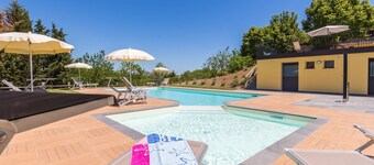 Breath Villa met zwembad in de heuvels van Fermo, op slechts 20 minuten van de Adriatische kust.