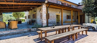 Hengityksen Huvila uima-altaalla kukkuloilla Fermo, vain 20 minuutin pÀÀssÀ Adrianmeren rannikolla.