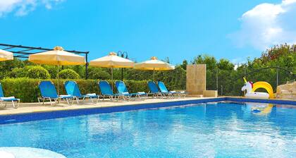 Villa Leda Finiki: Latchi secluded villa, pool, A/C, Wi Fi