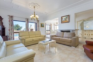 TV, DVD player, table tennis