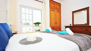 3 bedrooms, in-room safe, iron/ironing board, free WiFi