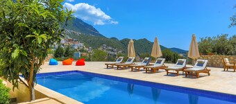 Villa Eos: Private pool, stunning views, A/C, Wi Fi, Kalkan Centre