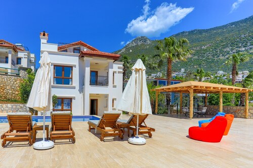 Villa Eos: Private pool, stunning views, A/C, Wi Fi, Kalkan Centre