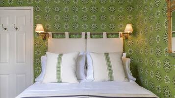 5 bedrooms, iron/ironing board, travel crib, WiFi