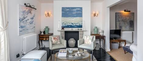 Smart-TV, DVD-Player, Bücher