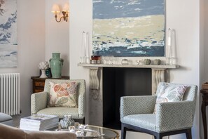 Smart TV, lettore DVD, libri