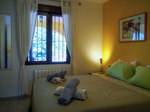 3 bedrooms, in-room safe, iron/ironing board, travel crib