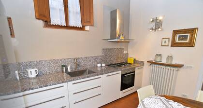 Rustikal in der Nähe des Zentrums restauriert