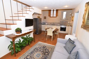 Smart TV - RUSTIC RESTORED NEAR THE CENTER (Lucca)