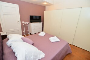 2 habitaciones, tabla de planchar con plancha, wifi y ropa de cama 