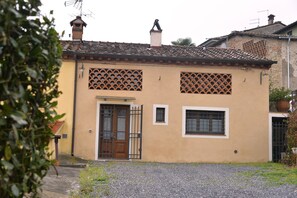 Exterior detail - RUSTIC RESTORED NEAR THE CENTER (Lucca)