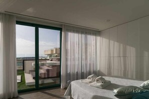 4 chambres, fer et planche à repasser, Wi-Fi, draps fournis