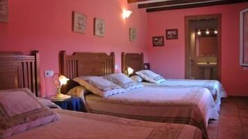 9 Schlafzimmer, Bügeleisen/Bügelbrett, WLAN, Bettwäsche