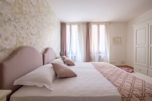 3 slaapkamers, een strijkplank/strijkijzer, wifi, beddengoed