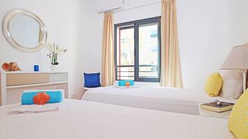 2 bedrooms, in-room safe, iron/ironing board, free WiFi