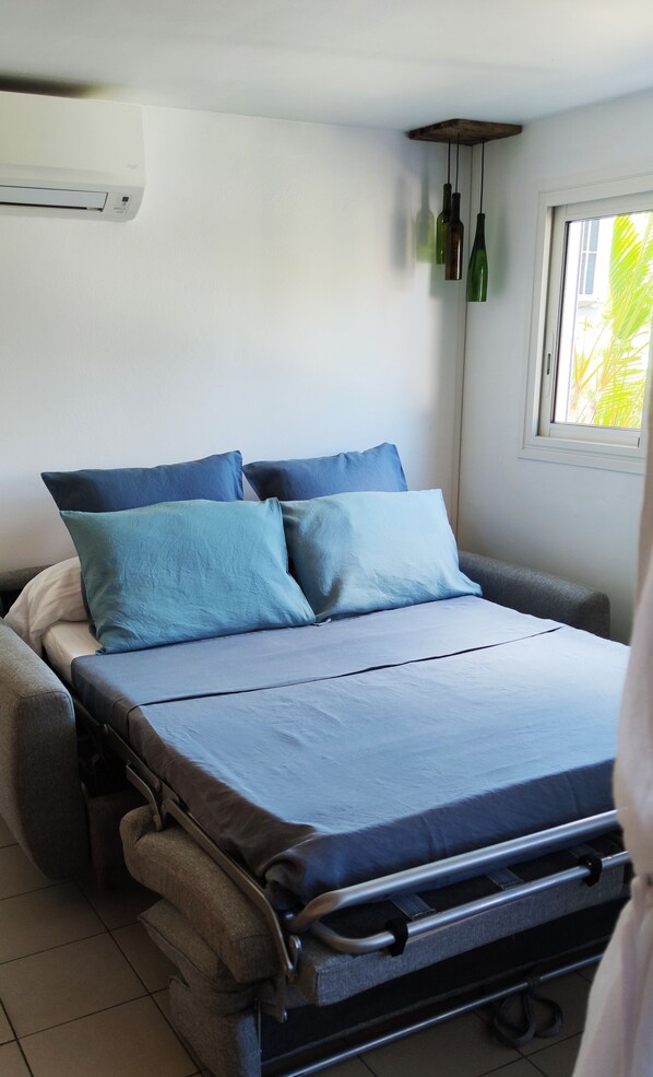 1 bedroom, hypo-allergenic bedding, iron/ironing board, free WiFi