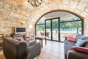 Fireplace, ping pong - SA MINA Authentic ex-mine estate for 12 people with swimming pool (Selva)