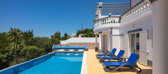 Nº23 Golfe Santo Antonio - Beautifully furnished 3 bedroom Villa with pool, sea