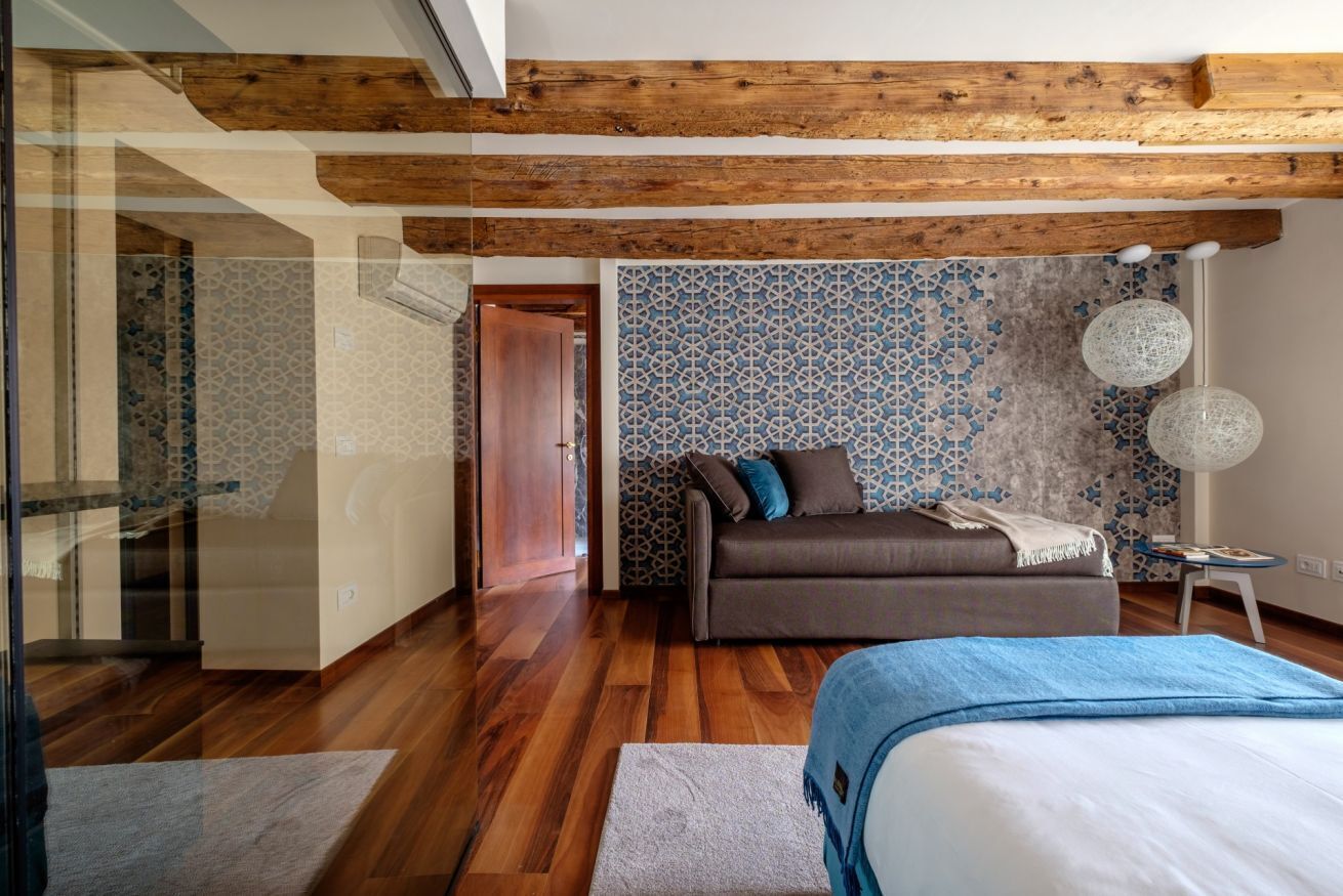2 bedrooms, in-room safe, iron/ironing board, WiFi