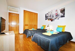 3 bedrooms, iron/ironing board, free WiFi, bed sheets