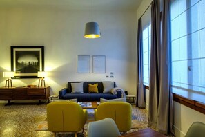 Books - Ca\' Molin Cuoridoro - Guarana - sleeps 5 guests  in 2 bedrooms (Venezia)
