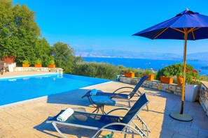 A heated pool - Helona: Villa Estate, heated pool, stunning views, A/C (Kelia - Kassiopi)