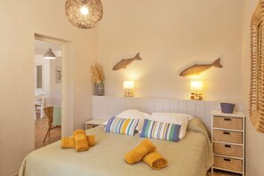 3 bedrooms, iron/ironing board, travel cot, free WiFi