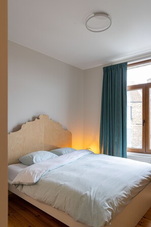 3 bedrooms, iron/ironing board, travel cot, free WiFi - 3 Queens, your home away from home in Bruges (Brugge)