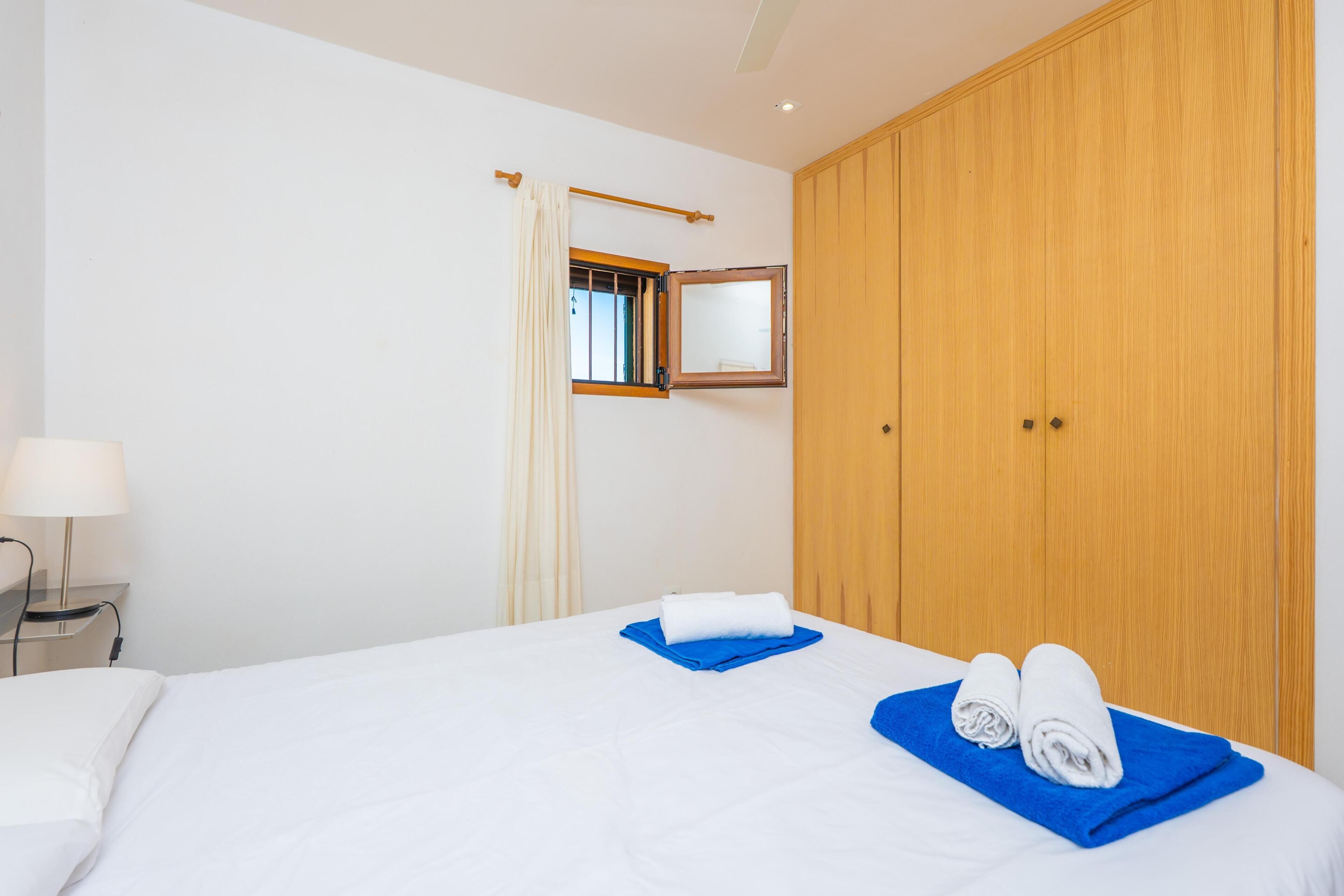 5 chambres, fer et planche à repasser, lits bébé, Wi-Fi gratuit