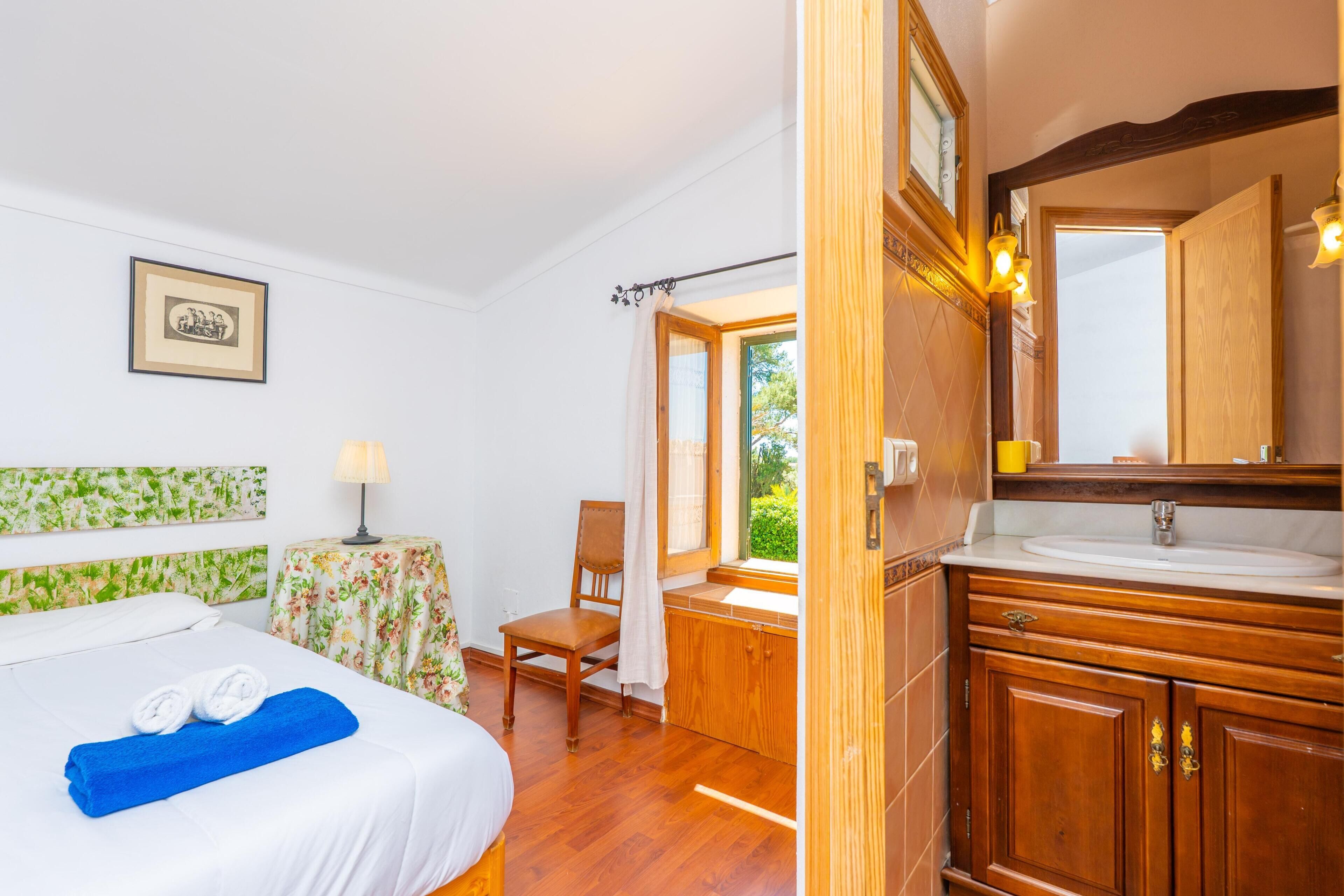 5 chambres, fer et planche à repasser, lits bébé, Wi-Fi gratuit