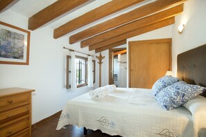 4 chambres, fer et planche Ă repasser, Wi-Fi gratuit, draps fournis