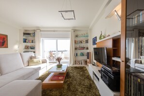 TV - Sea view exclusive apartment [71] (Lagos)