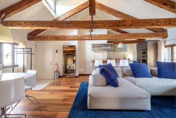 TV - Ca\' Moro - CLEMENTE - sleeps 3 guests in 2 bedrooms (Venice)