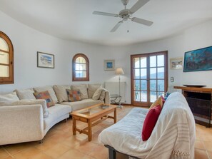 TV - Costa Brava-Calonge- Villa Torre Gavarres, in a natural environment, gratifying! (Calonge)