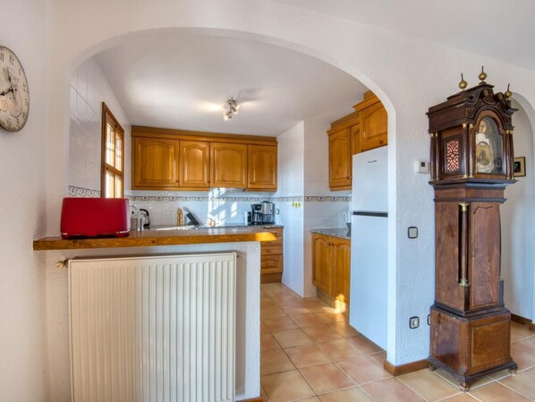Fridge, microwave, oven, dishwasher - Costa Brava-Calonge- Villa Torre Gavarres, in a natural environment, gratifying! (Calonge)
