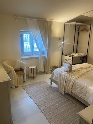 6 dormitorios, tabla de planchar con plancha, wifi gratis y ropa de cama